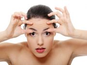 Phương pháp tự nhiên giúp bạn đánh bay nếp nhăn trên trán.