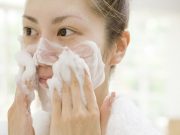 Nâng niu làn da với sữa rửa mặt tạo bọt: Bước làm sạch êm ái giúp da “lột xác” 100% căng mịn.